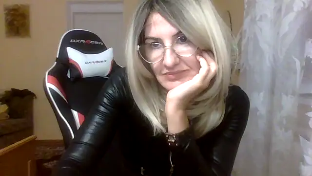 TianaQLove online show from September 19, 2:51 pm