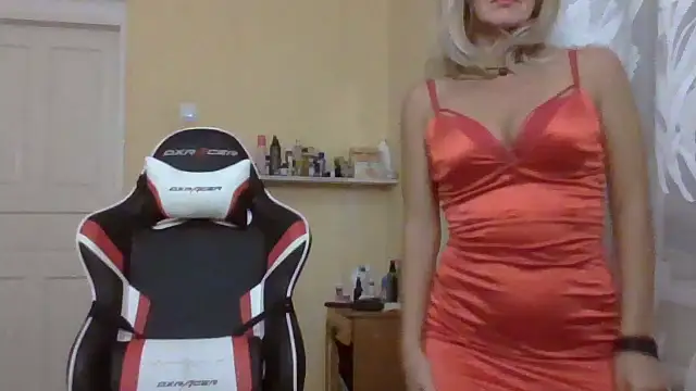 TianaQLove online show from October 3, 6:05 pm