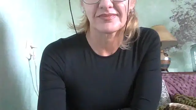 TianaQLove online show from October 11, 11:20 am