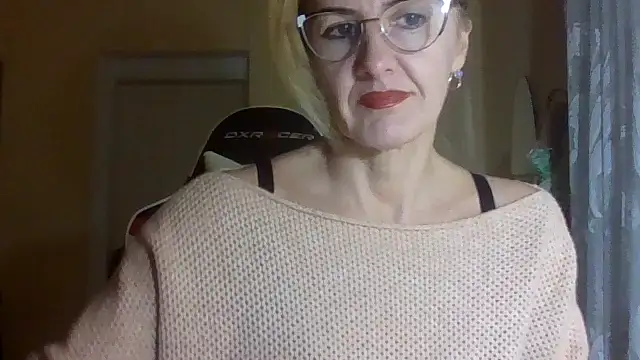 TianaQLove online show from October 30, 4:52 pm