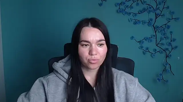 Lola Saymyname online show from May 17, 11:17 am