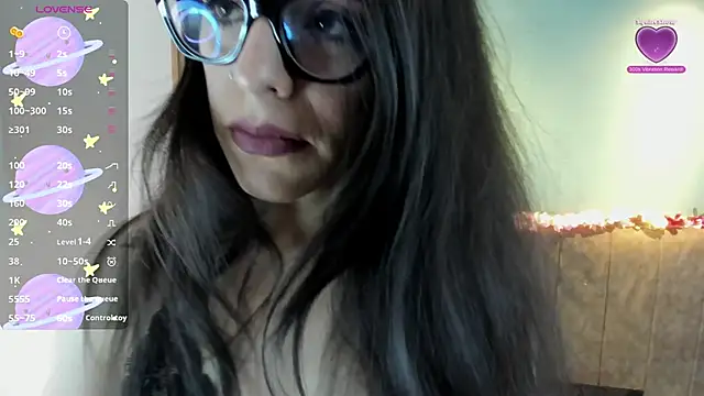 IsisNoir online show from April 21, 12:33 pm