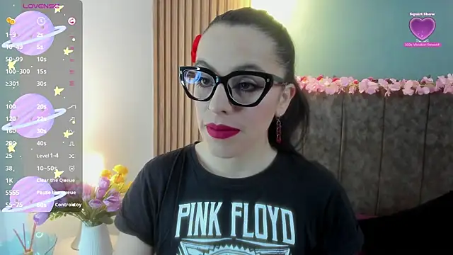 IsisNoir online show from April 22, 12:39 pm