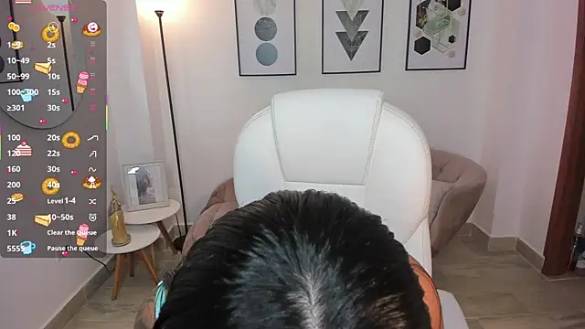 Snapshot of Beverly_johnson chatting on October 17, 3:42 am Beverly johnson online show from October 17, 3:42 am