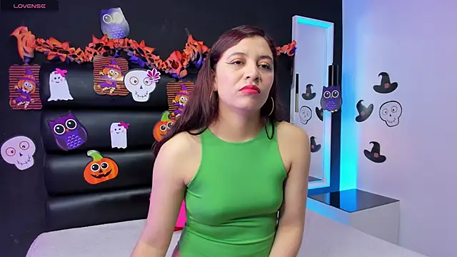 Snapshot of SoftieNymph chatting on October 25, 12:02 pm SoftieNymph online show from October 25, 12:02 pm