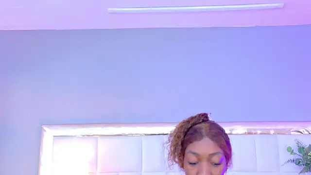 MadeleineHocker online show from November 21, 12:04 pm