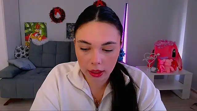 queenofthesense  online show from December 15, 8:40 am