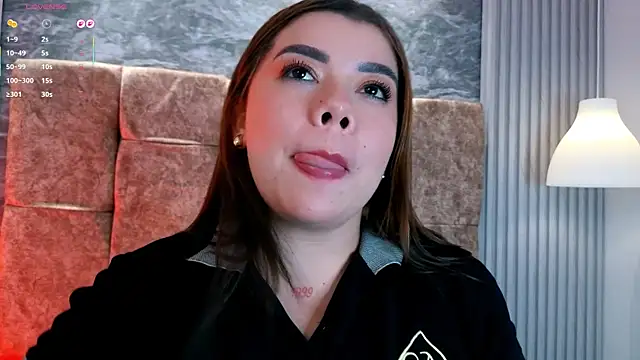 leilapons online show from April 15, 7:32 pm