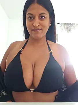 Snapshot of Busty_AriaX chatting on September 26, 8:29 am Busty AriaX online show from September 26, 8:29 am