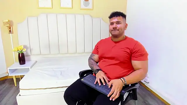 Snapshot of michael_hill1 chatting on October 7, 8:17 pm michael hill1 online show from October 7, 8:17 pm