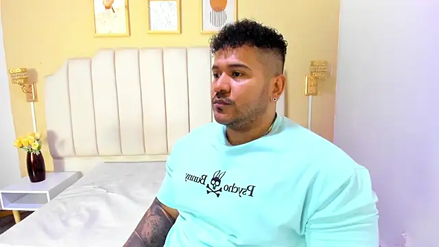 Snapshot of michael_hill1 chatting on October 28, 8:22 pm michael hill1 online show from October 28, 8:22 pm