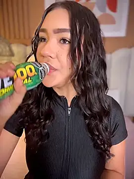 noa moon online show from February 4, 2:39 am