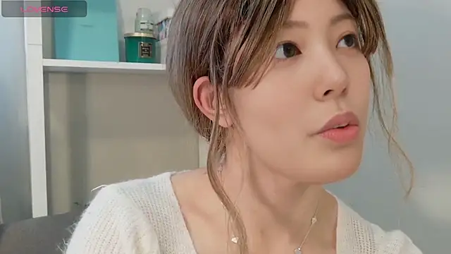 Nana with online show from February 15, 9:11 pm