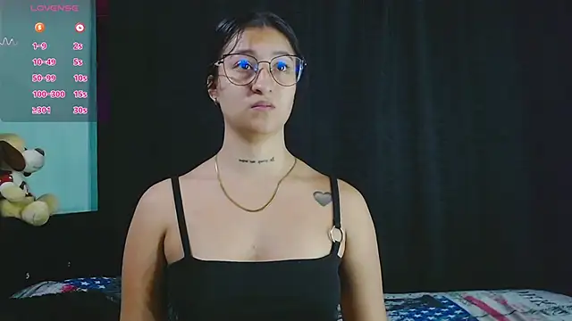 Snapshot of EVAH_LEE_ chatting on October 5, 3:27 am EVAH LEE online show from October 5, 3:27 am