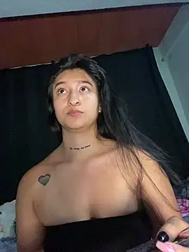 EVAH LEE  online show from April 19, 2:00 am