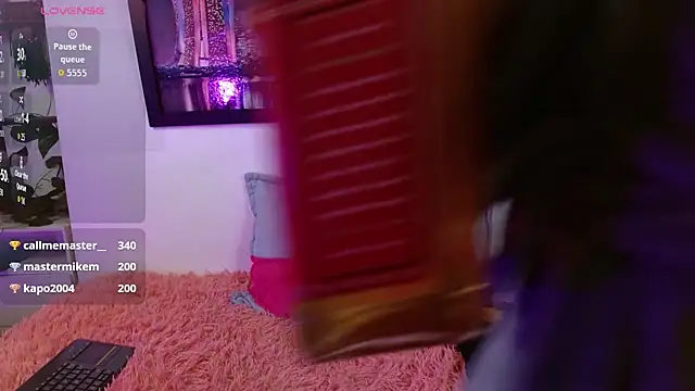 Snapshot of hellenngp chatting on November 22, 8:41 pm hellenngp online show from November 22, 8:41 pm