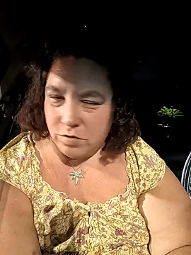 lil-gemini-hippy online show from April 24, 2:14 am