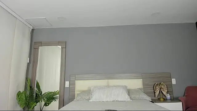 Snapshot of Alaiaguerra chatting on September 20, 7:37 pm Alaiaguerra online show from September 20, 7:37 pm