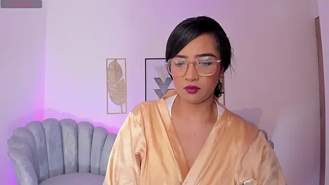 Snapshot of Sharon_breezee chatting on November 18, 1:33 am Sharon breezee online show from November 18, 1:33 am