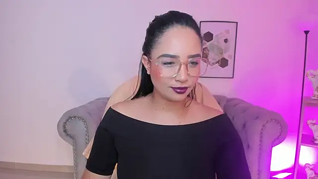 Snapshot of Sharon_breezee chatting on November 27, 4:36 am Sharon breezee online show from November 27, 4:36 am