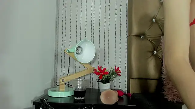 daniela madan online show from March 5, 8:16 pm