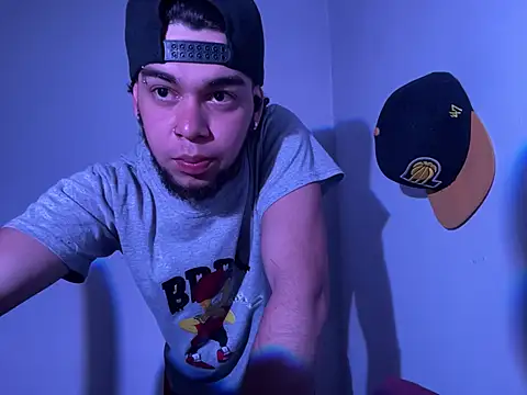 enzo vittale03  online show from February 18, 11:11 pm