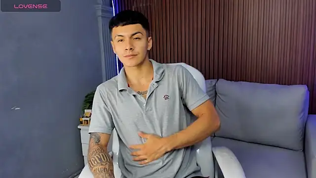 Leo santoro online show from December 22, 2:25 pm