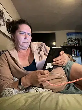 Snapshot of petalsexy chatting on October 13, 5:57 pm petalsexy online show from October 13, 5:57 pm