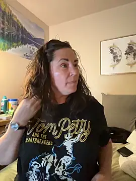 Snapshot of petalsexy chatting on October 22, 7:57 pm petalsexy online show from October 22, 7:57 pm