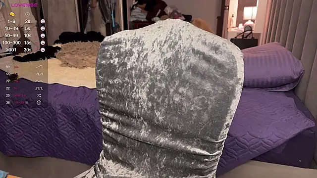 emily is here  online show from November 28, 4:37 am