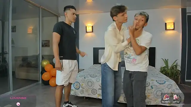 Bisexlifehot   online show from November 22, 11:15 pm