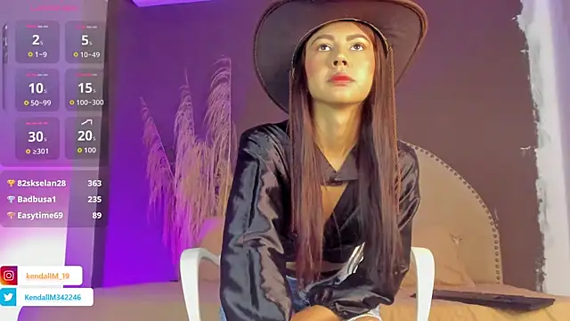 Snapshot of _Kendall_19 chatting on November 8, 8:40 pm Kendall 19 online show from November 8, 8:40 pm