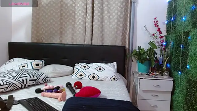 angelly  kate online show from September 11, 12:55 am