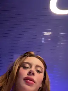 Kiss Me Sky online show from October 29, 7:54 am