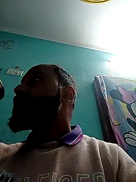 Snapshot of amitkumarkangra chatting on November 9, 3:05 am amitkumarkangra online show from November 9, 3:05 am