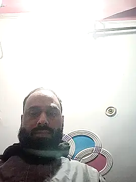 Snapshot of amitkumarkangra chatting on November 18, 1:11 am amitkumarkangra online show from November 18, 1:11 am