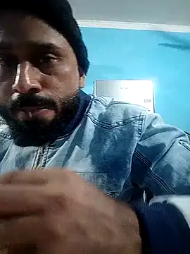 Snapshot of amitkumarkangra chatting on December 2, 2:34 pm amitkumarkangra online show from December 2, 2:34 pm