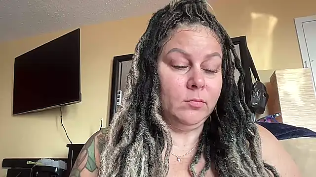 Snapshot of number1slut chatting on May 13, 12:35 pm number1slut online show from May 13, 12:35 pm