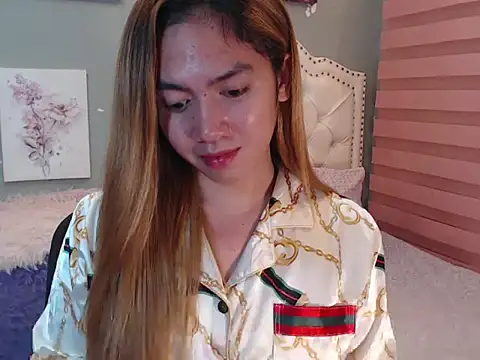Snapshot of urGoddessChloexxx chatting on April 8, 8:20 pm urGoddessChloexxx online show from April 8, 8:20 pm