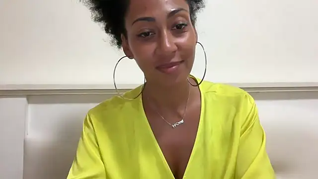 Snapshot of Vaylisse chatting on October 6, 3:31 pm Vaylisse online show from October 6, 3:31 pm