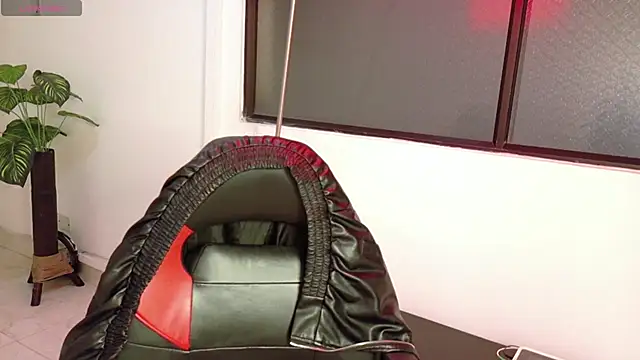 Hell Girll  online show from November 9, 3:38 am