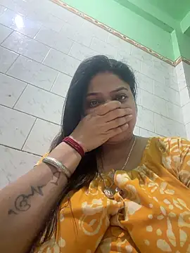 Snapshot of Horny_Kavita chatting on May 7, 3:50 pm Horny Kavita online show from May 7, 3:50 pm