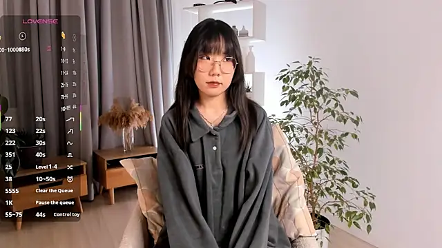 UdelaDodson online show from November 29, 1:08 am