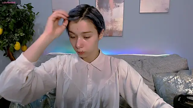 Snapshot of SophieAsh chatting on September 25, 6:50 am SophieAsh online show from September 25, 6:50 am