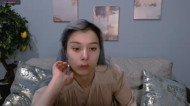 Snapshot of SophieAsh chatting on October 2, 7:15 am SophieAsh online show from October 2, 7:15 am