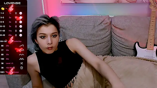 Snapshot of SophieAsh chatting on October 11, 7:34 pm SophieAsh online show from October 11, 7:34 pm