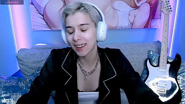 SophieAsh online show from November 16, 10:32 am