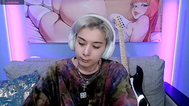 SophieAsh online show from November 18, 9:03 am