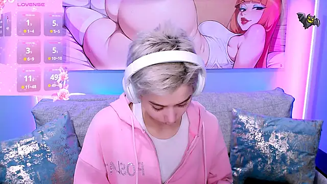 SophieAsh online show from November 20, 8:03 am