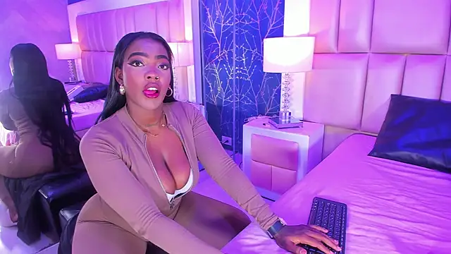 Snapshot of ReinaMiah chatting on November 28, 12:08 pm ReinaMiah online show from November 28, 12:08 pm